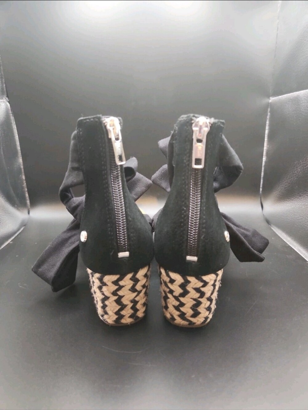 UGG Yarrow Espadrille Wedge Sandal Black Canvas 1119992 Women's 7 US.These sho - Picture 7 of 16
